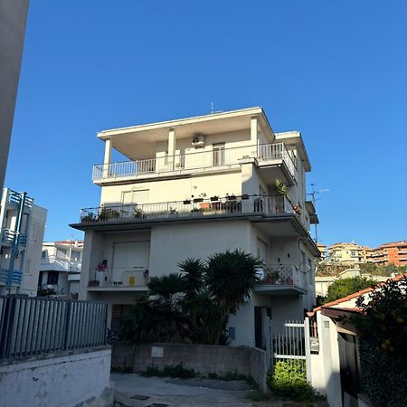 加埃塔Vento Di Ponente公寓 外观 照片